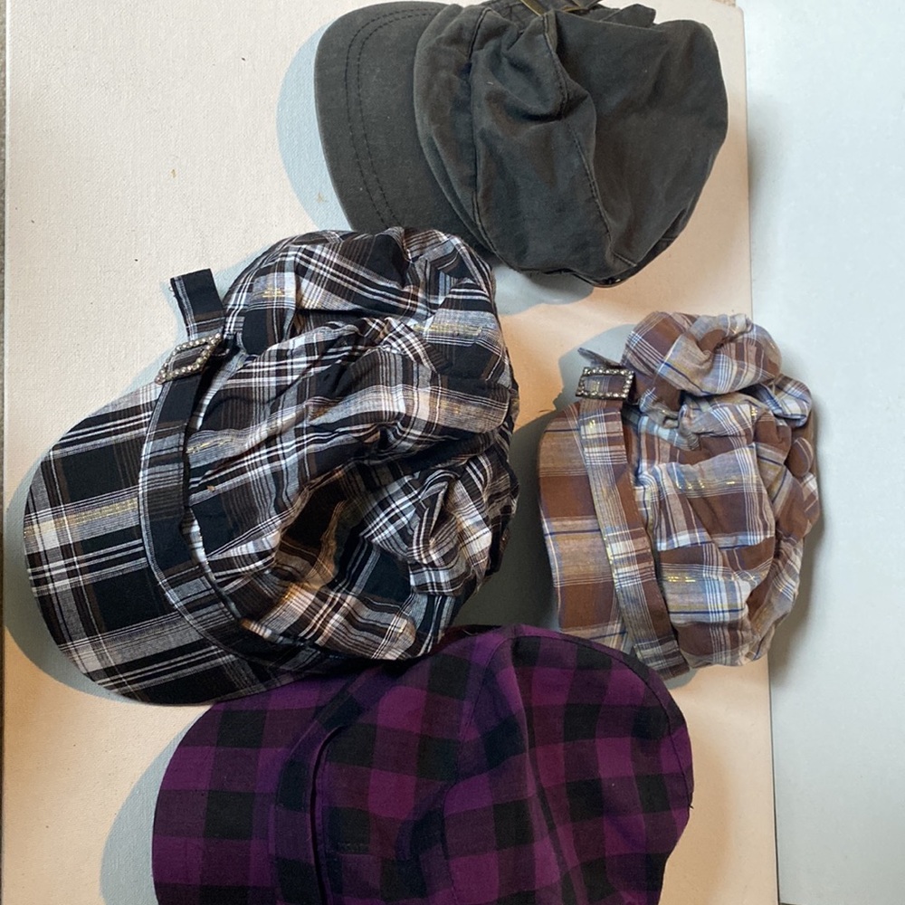NWOT Four Women’s Caps - Picture 2 of 10